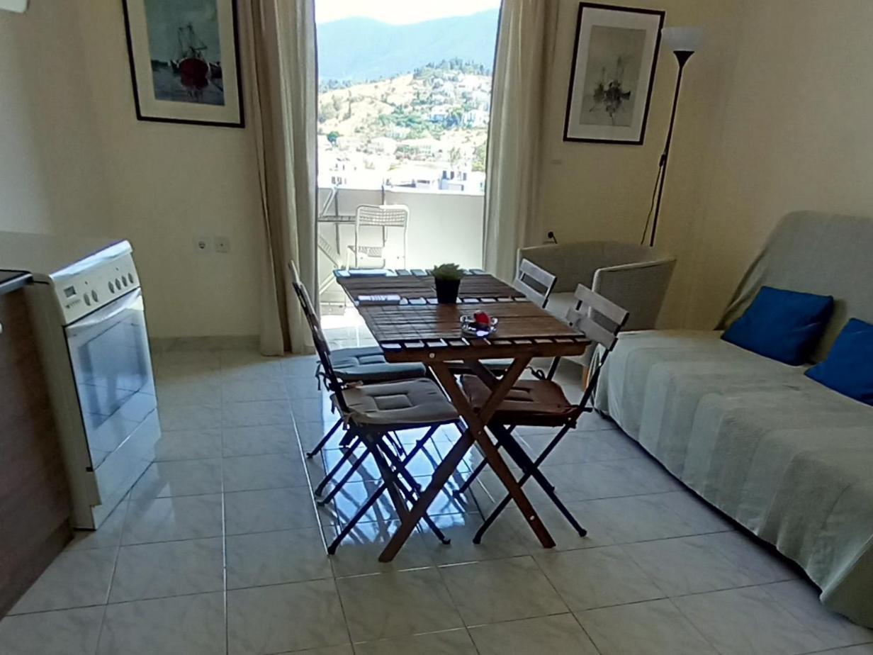 Forest & Sea Apartment Poros Town Esterno foto