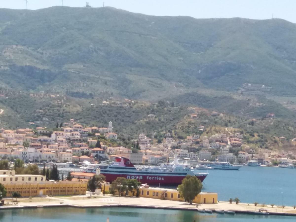 Forest & Sea Apartment Poros Town Esterno foto